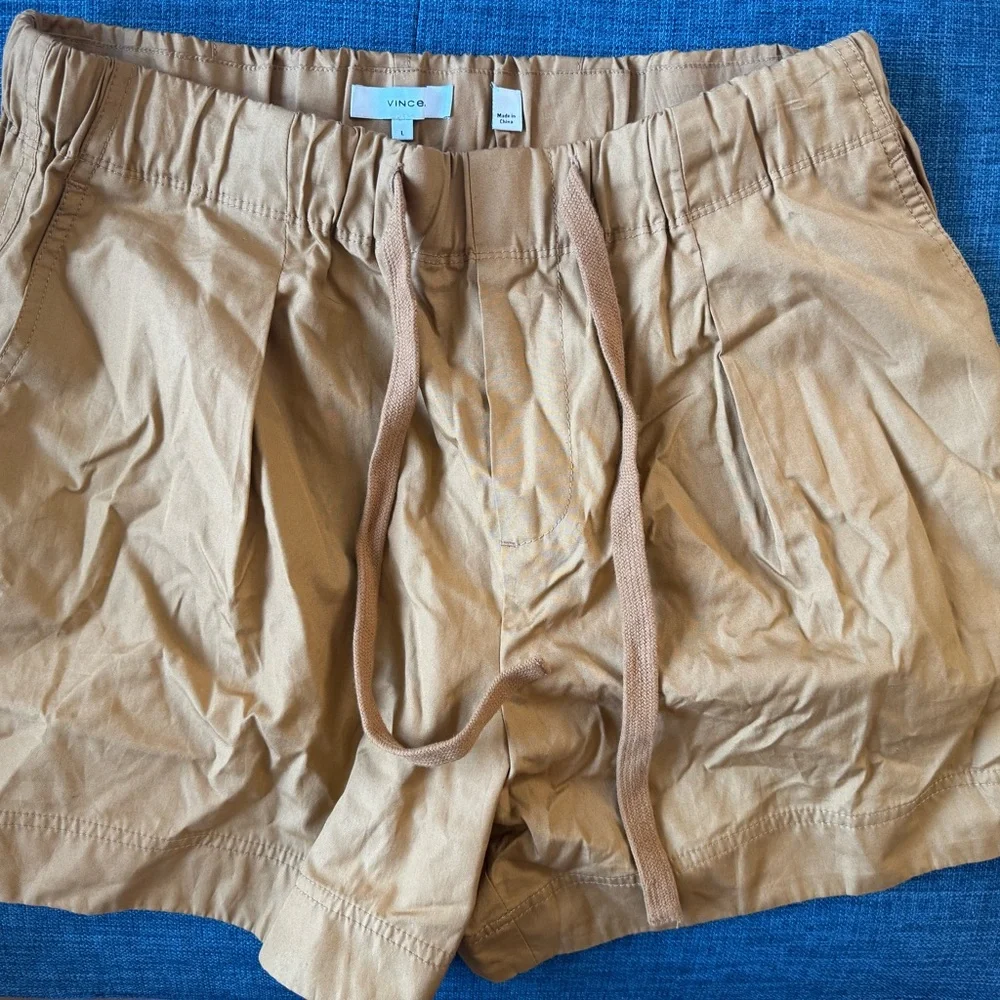 NEW WITHOUT TAGS Vince Khaki Drawstring Shorts: SIZE LARGE - Picture 1 of 3